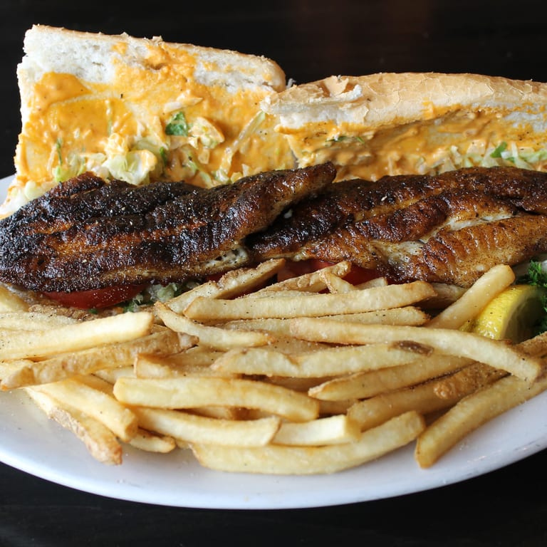 Golden Crispy French Fries: A Crowd Favorite